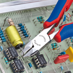 Кусачки боковые для электроники KNIPEX KN-7732120H фото 2 Кусачки боковые для электроники KNIPEX KN-7732120H фото 2